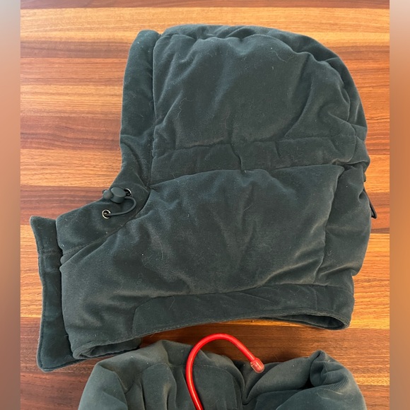 Athleta Lofty Velvet Down Vest with Hood  Size XXS (XS) NWOT - Picture 3 of 8